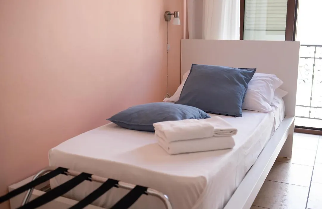 Vico 22 Rooms Napoli-1